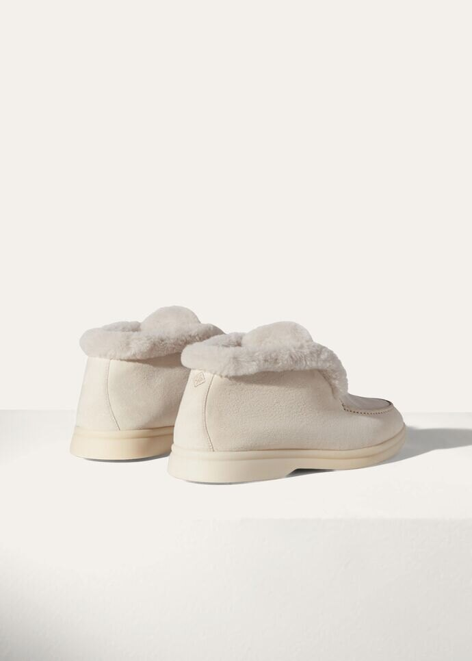 Open Walk Chukka Boots